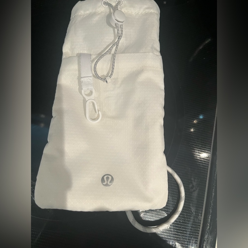 Lululemon Play it Forward Cross-Body Pouch